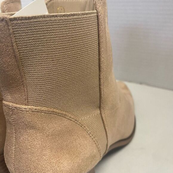 ZBY Women’s Tan Beige Ankle Boots Side Gore Size 7 Block Heels See Description - Picture 8 of 12